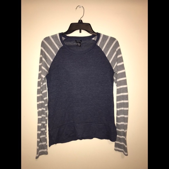 Small long sleeve - Picture 1 of 1